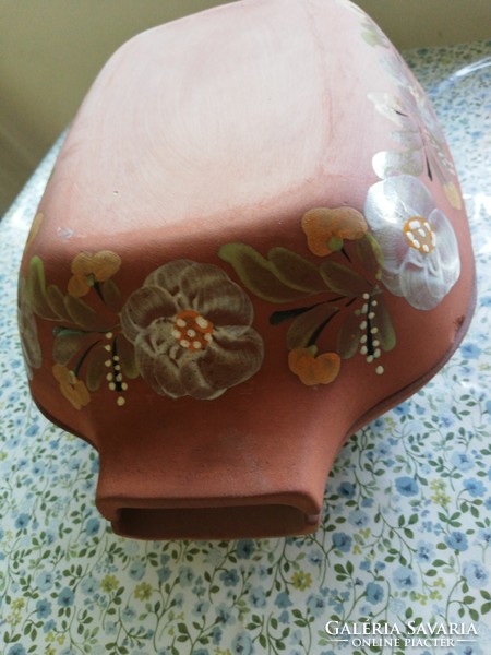 Pataki bowl (earthenware baking dish) with flower pattern