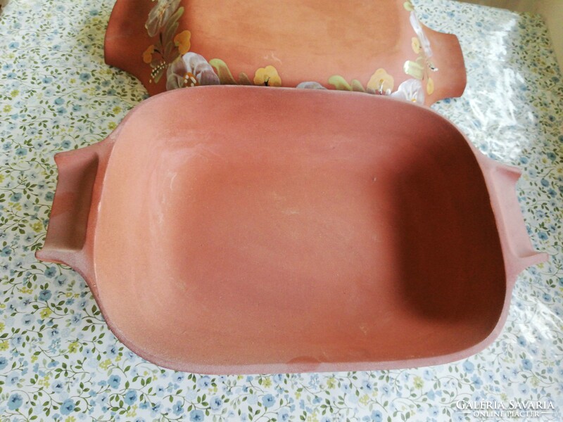 Pataki bowl (earthenware baking dish) with flower pattern