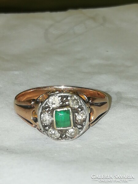 Antique gold ring with emerald and precious stones 2