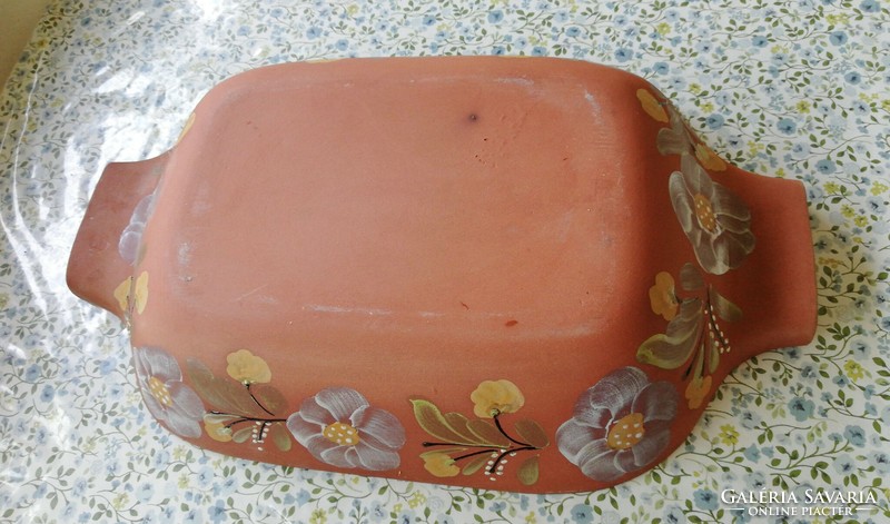 Pataki bowl (earthenware baking dish) with flower pattern