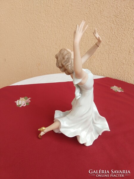 Large size, Wallendorf dancer woman,, 32 cm tall,, now without a minimum price,,