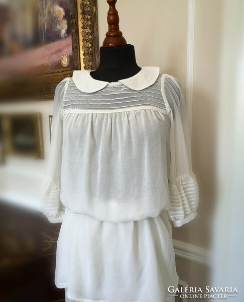 Atmosphere 36 Victorian muslin blouse with pies and a turtleneck