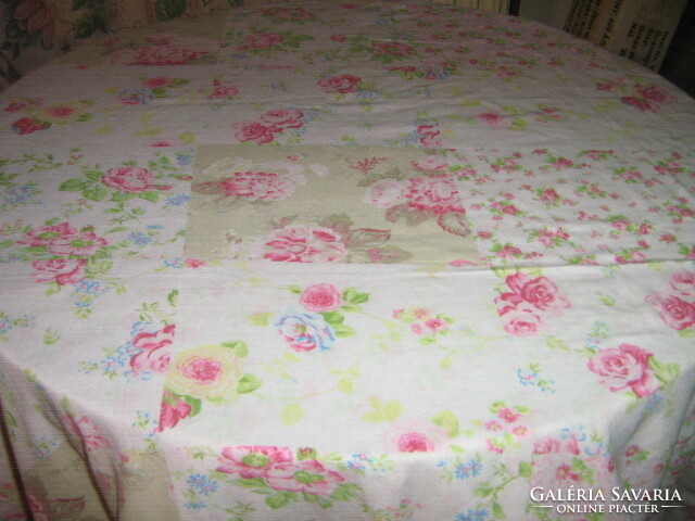 Bájos színes patchwork mintájú rózsás/apró virágos vintage kétoldalas ágynemű garnitúra