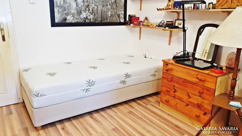 90 X 200cm.-Es. Bed, couch, couch. Single. Ikea. With a 25 Cm super mattress.