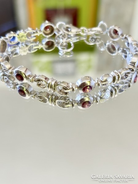 Fabulous silver bracelet with pyrope garnet stones