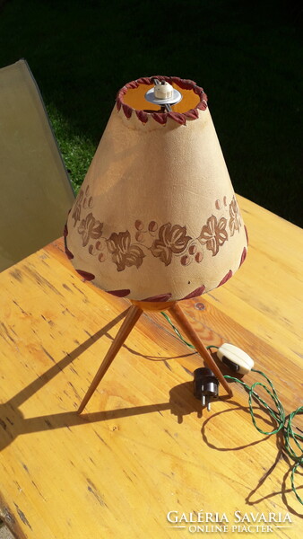 Retro 3-legged wooden table lamp