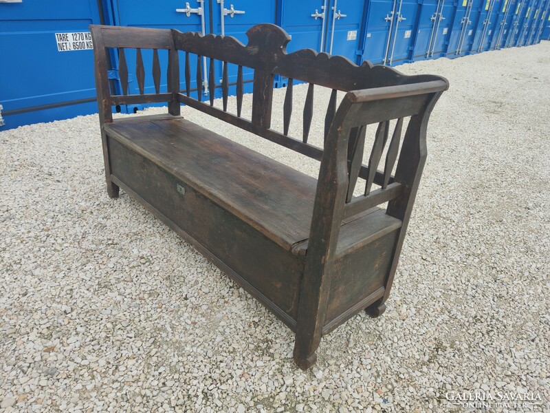 Rare, very nice condition, antique arm chest / bench from Transylvania from the 1800s