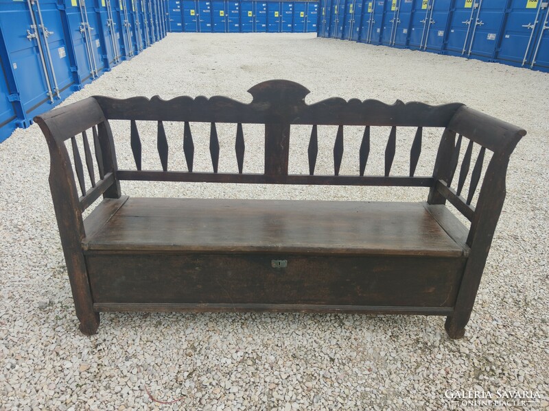 Rare, very nice condition, antique arm chest / bench from Transylvania from the 1800s