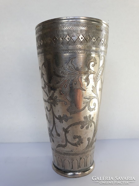 Antik ezüstözött alpakka váza / kupa kézi vésett mintával