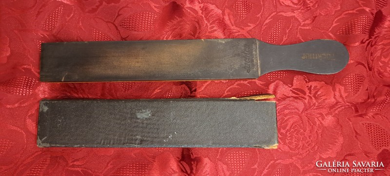 Curio: antique razor sharpener, barber's knife (l4623)