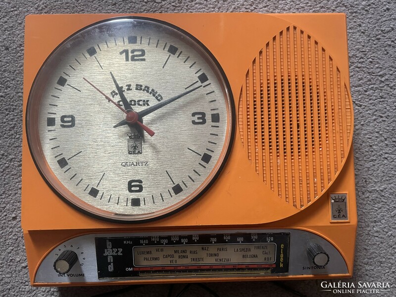 Retro 60s-70s Italian jazz band radio clock