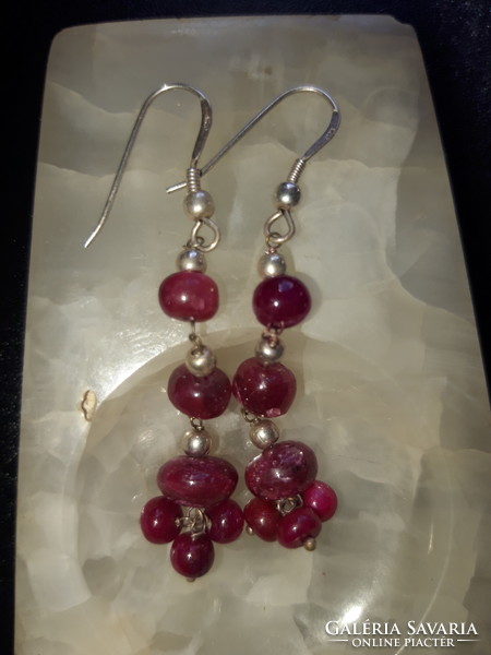 Silver earrings with ruby stones