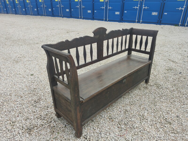 Rare, very nice condition, antique arm chest / bench from Transylvania from the 1800s