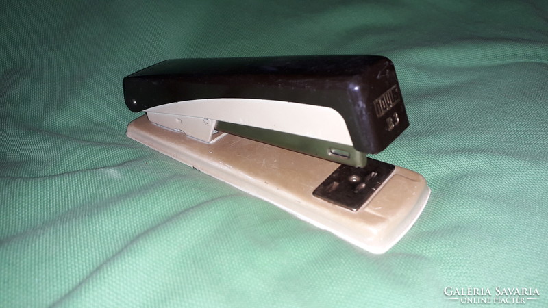 Almost antique novus b 3 working manual / office stapler as shown in the pictures