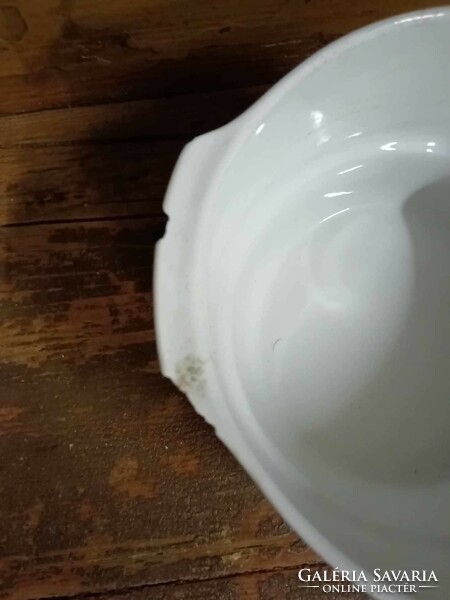 Utasellátó által használt leveses tál, esztétikai hibákkal, alföldi porcelán
