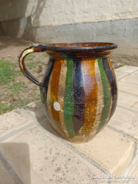 Folk earthenware pot, castle