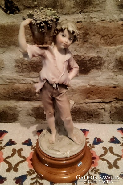 Capodimonte harvesting boy