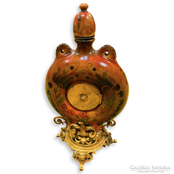 Historizing Zsolnay table clock