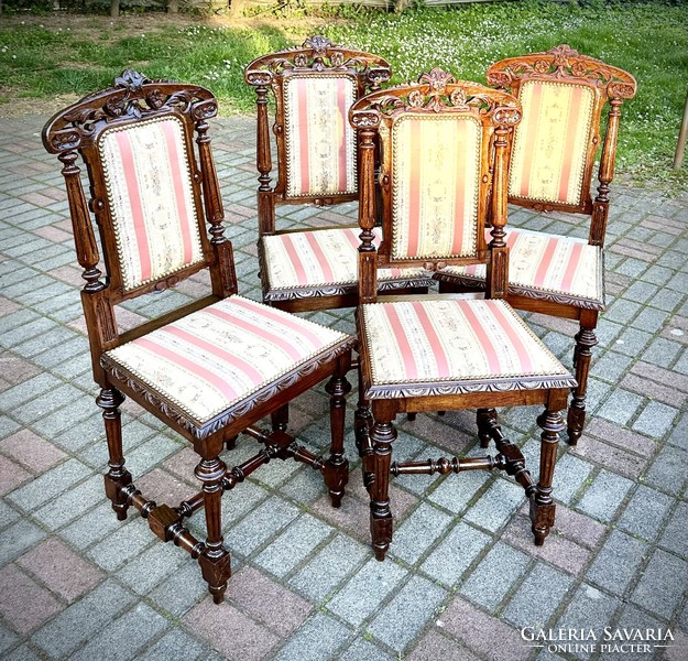 Neo-Renaissance chairs