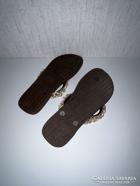 Különleges, elegáns Havaianas papucs, gyöngyökkel