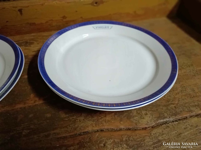 Utasellátó által használt nagy méretű lapos tányér, jelzett, logózott retro darabok, alföldi