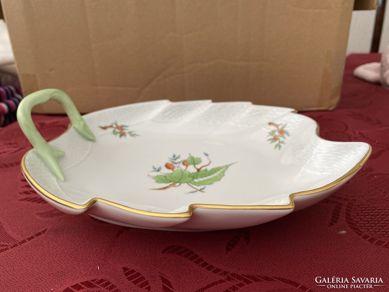 Herend rosehip patterned leaf-shaped tray