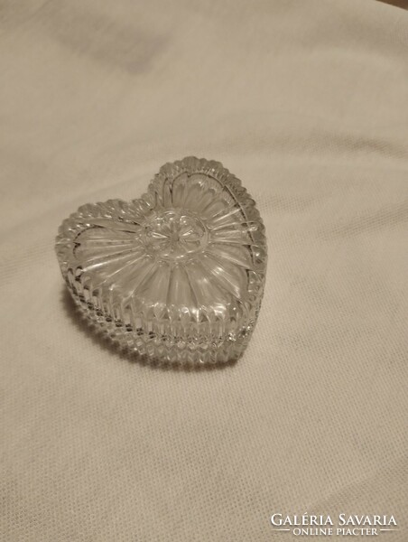 Retro heart-shaped glass box