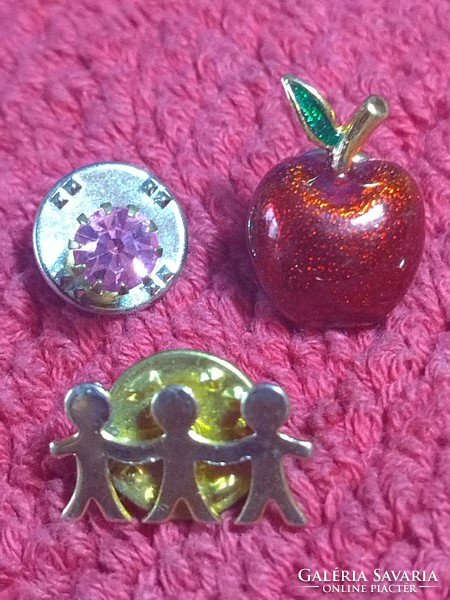 3 pieces of old brooch pin jewelry from the brand Alma Jomaz