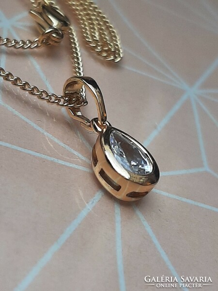 Gold-plated chain with drop pendant