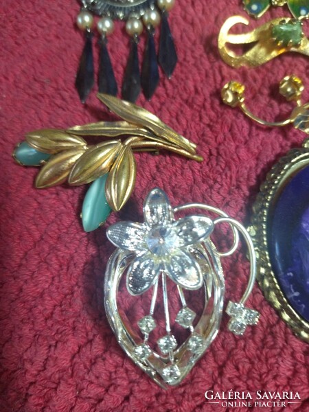 10 pieces of old brooch pin jewelry