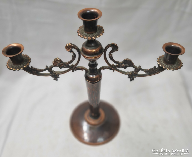 Three-pronged copper candle holder in perfect condition 500 g. 30 Cm.