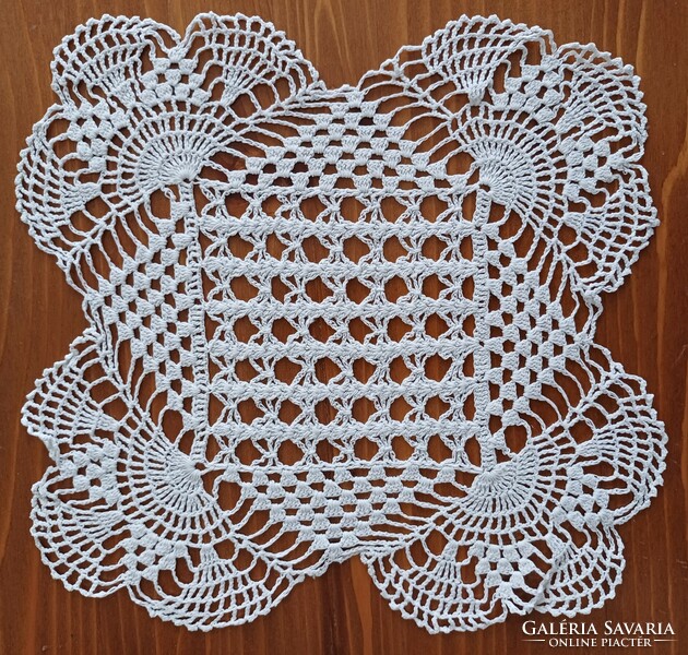 Square crochet cutter