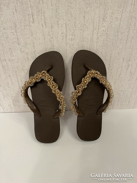 Különleges, elegáns Havaianas papucs, gyöngyökkel