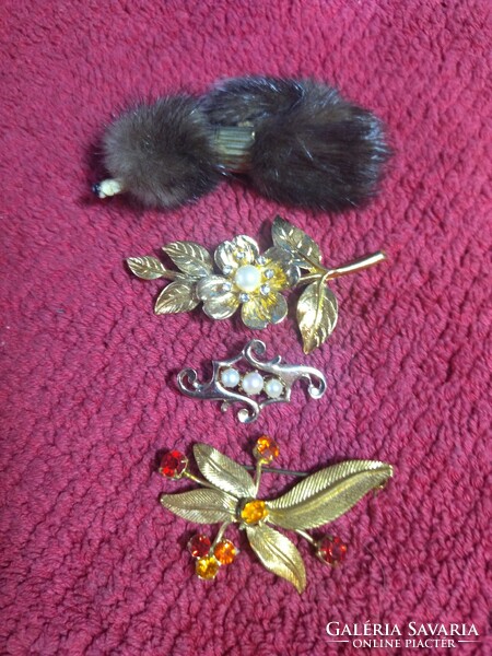 4 pieces of old brooch pin jewelry