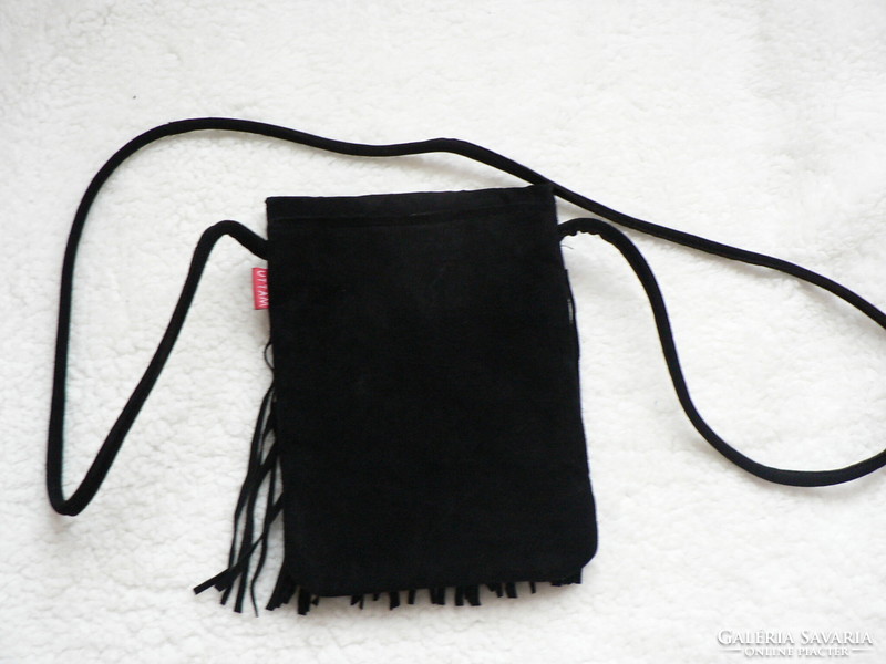 Fekete velúr rojtos kis táska