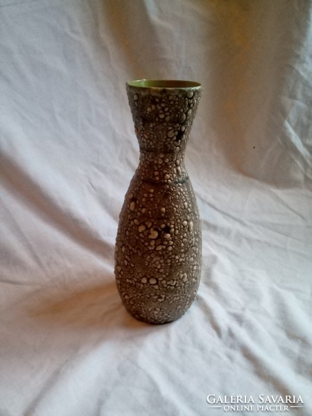 Rücskös felületű retró váza