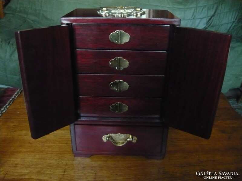 Mahogany jewelry holder, with mother-of-pearl