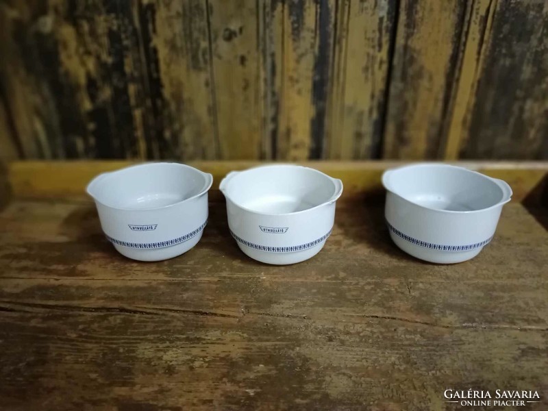 Soup bowl used by a passenger, with aesthetic defects, lowland porcelain