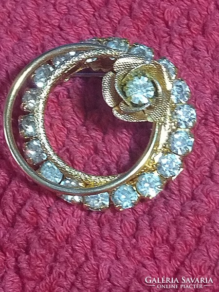 1 piece of old brooch pin jewelry from the 1960s