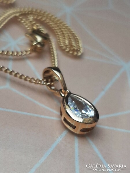 Gold-plated chain with drop pendant