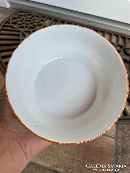 Gyönyörű Zsolnay ritka 16cm virágos porcelán pogácsás tál  pörköltes levesestál nosztalgia darab