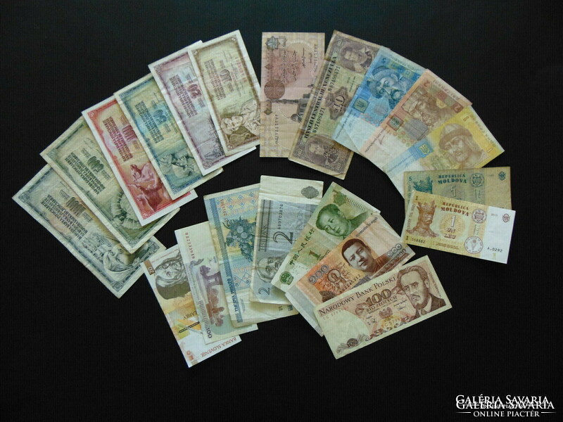 Lot of 20 foreign banknotes!