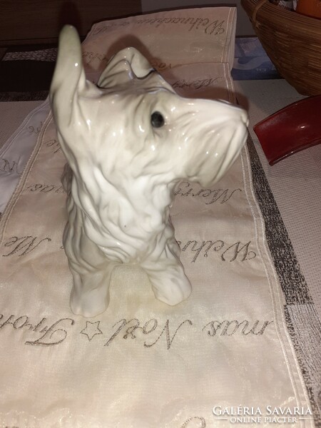 Tündéri porcelán kutya nagy méretű eladó