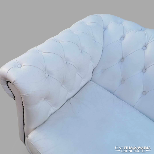 Chesterfield 2-seater white leather sofa