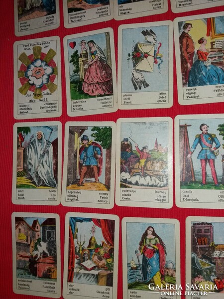 Old gypsy fortune telling card with 32 cards in very good condition according to the pictures
