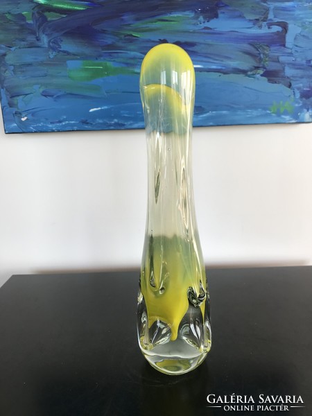 Uranium glass vase, unmarked (304)