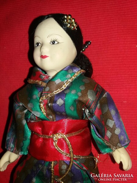 Beautiful oriental princess porcelain dolls Japanese India Turkish 3 pcs in one 22 cm / pcs according to the pictures