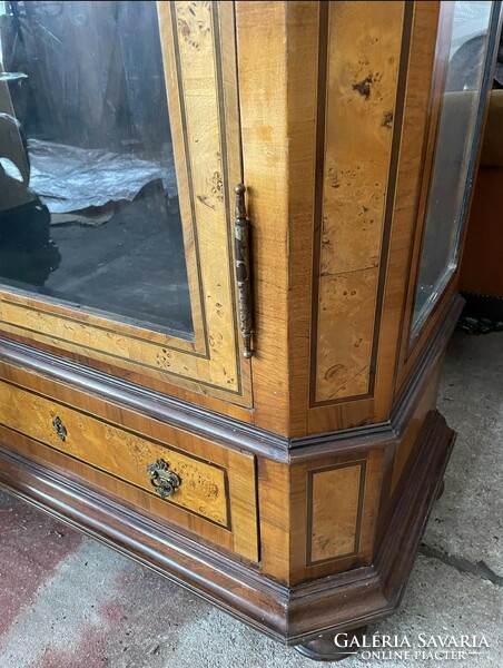 Display cabinet with drawers, patty legs