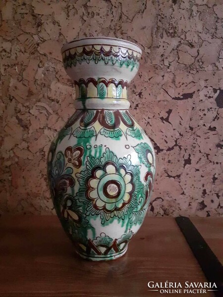 Hucul ceramic vase