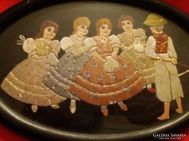 Antique biedermeier embroidered velvet silk folk scene oval wall picture 29 x 19 cm according to the pictures
